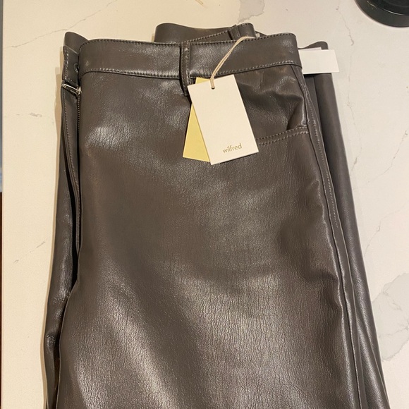 Aritzia Melina Cropped Pant BNWT Classy grey/taupe no longer in stores! - Picture 1 of 3